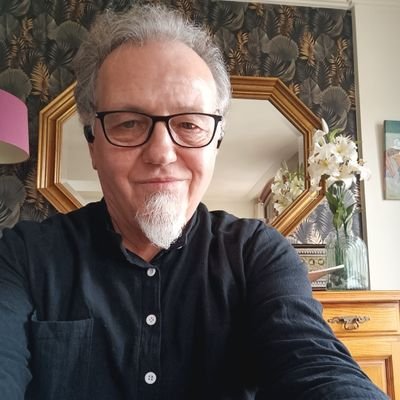 Abuelo jubilado, Pink Floyd,Maiden,Metálica,Purple,Ramones,Guns,Wagner,Strauss
Maria Callas, Pavarotti y más. Cervantes y los demás. #♥️ Rojo y Repúblicano .