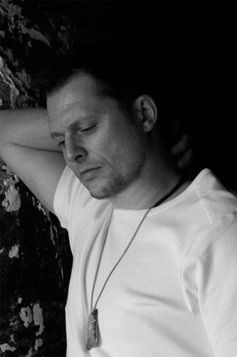 The official Twitter page for the Danish WestCoast Rock/Pop / AOR artist, Michael Kratz.