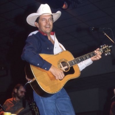 The Official Twitter of George Strait. New album #CowboysAndDreamers available now!