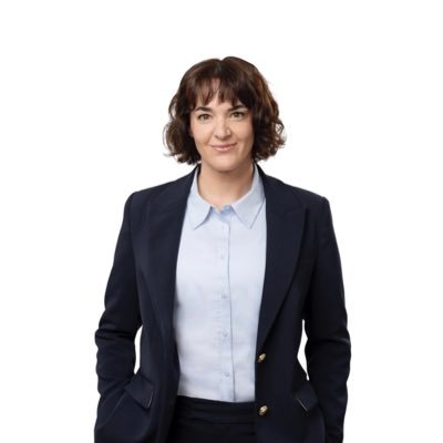 Députée du PQ dans Terrebonne | Indépendantiste convaincue | Gestionnaire rigoureuse | Féministe pragmatique | Amoureuse des arts