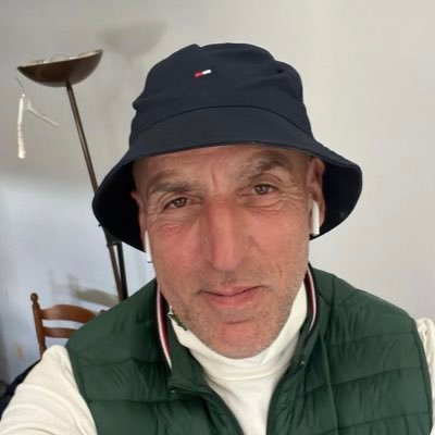 Juliendupo74574's profile picture. 