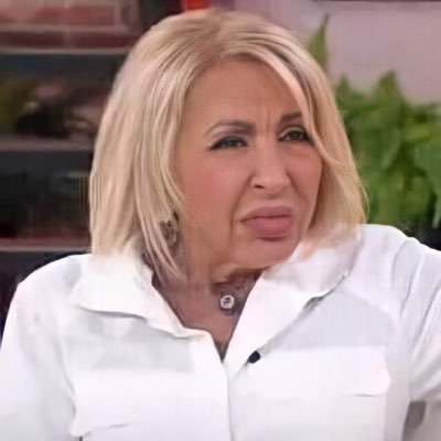 Hecha de brujería, vicio, fuego , whiskey y malas decisiones 🔥🏳️🌈
