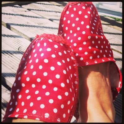 PadyoO's profile picture. #JeSuisProfDoc en #BZH, adepte du partage de données (info-com, info-doc, éducation, musique, poésie, philo et #coquelicots ✿
Not to mention cats ^^)