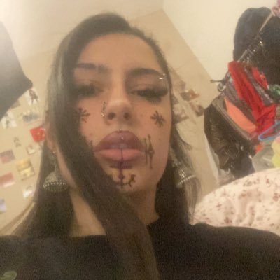 🇵🇸🇱🇧زن زندگی آزادی • reyhan nil • gothique hip hop soul rnb, gore whore certified not healthy, depressive but sexy🧛♀️