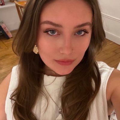 lilyyella's profile picture. Instagram- lilyy.ella