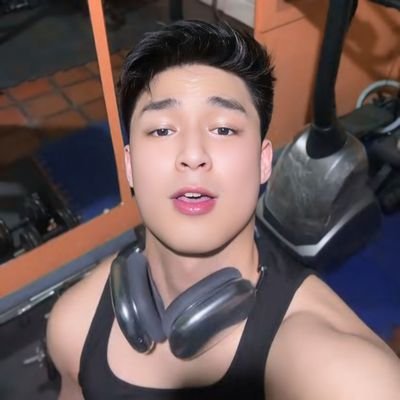 If you're annoyed or pressed, I'm prolly just trolling so don't take me too seriously 😝🤣