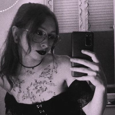 Young, broke and fabulous ☕️.
Les boyaux de la princesse 🥀