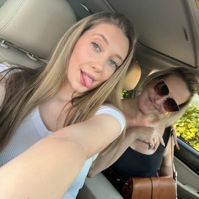 HaskinsCaitlyn's profile picture. Snapchat-caitlyngrace420                                      spoil me, let me take your money🤍 $100