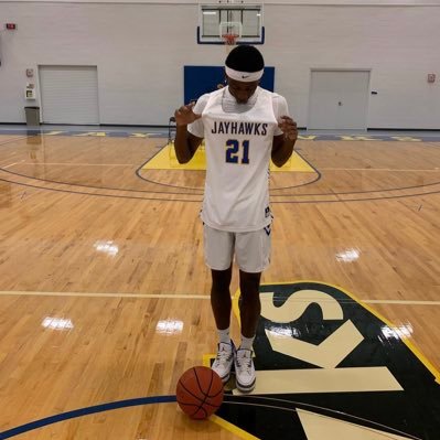 6’5 Combo Gusrd 🏀 185 Pounds Highlights are in my Bio !