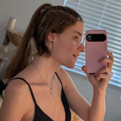 ˚₊‧꒰ა your angelic baby sis ໒꒱ ‧₊˚
2(8) ✧ she/her ✧ abdl ✧ mdni ✧ lesbian ✧ polyamorous ✧ $5 DM fee for men