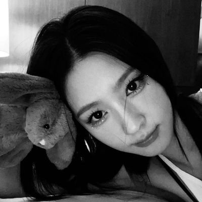 lauzinhakkj's profile picture. 