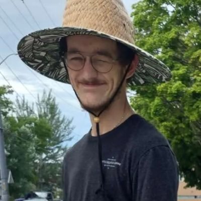 CarsonGFX's profile picture. -https://t.co/j5YnpgYhLf -https://t.co/8hFOat88k3 the information hub of caprisunnyy (:(