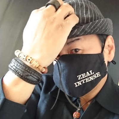CRAZY KAZU ZEAL INTENSE代表ボーンクラフトアーティスト ハンドメイドアクセサリー作家ROCK N ROLLER 絵描き正義の味方の便利屋さん当方のアクセサリー有名著名人の方14人所有して頂いていやす野球嫌い✊ 好き勝手にツイートしゅるのでよろぴく(●´ϖ`●)✊フフフ