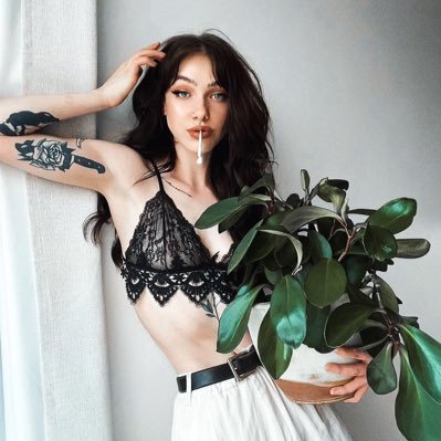 —𝑌𝑜𝑢 𝑛𝑒𝑣𝑒𝑟 𝑛𝑒𝑒𝑑𝑒𝑑 𝑚𝑒, 𝑦𝑜𝑢 𝑜𝑛𝑙𝑦 𝑤𝑎𝑛𝑡𝑒𝑑 𝑚𝑦 𝑙𝑜𝑣𝑒 𝑡𝑜 𝑑𝑖𝑠𝑝𝑙𝑎𝑦 𝑜𝑛 𝑦𝑜𝑢𝑟 𝑠ℎ𝑒𝑙𝑓.