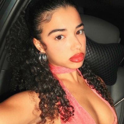 fabgihrl's profile picture. 