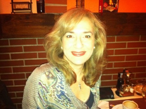 Loves good music and great artists and is lucky enough to work with some of them. Perpetual learner. Has a vigilant angel on her shoulder.