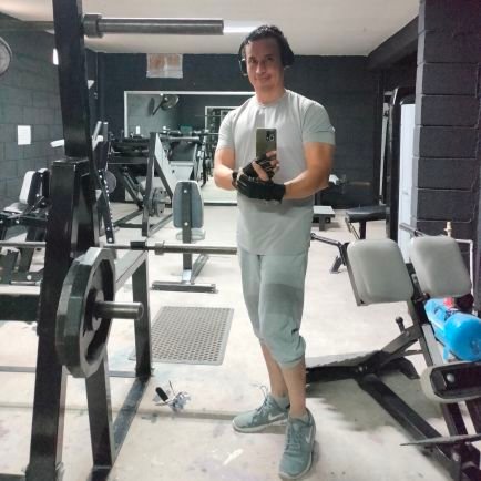 aaronmaciase's profile picture. Lic. Administración de Empresas, Cómico Involuntario 🎤. Sonreír te abre  puertas, Aikido. GYM.  Todos somos comedia. #LaguneroPrimero