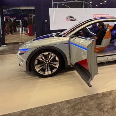 emmynava_'s profile picture. 