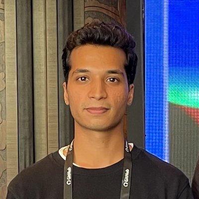 tejasvtwts's profile picture. everything-maxxing.
