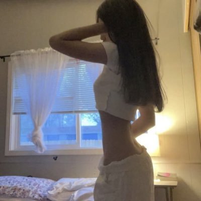 Lovelyodd42's profile picture. 20