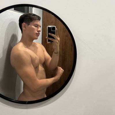 I´am back bitches! | El mismo, pero más sexualizado. | https://t.co/XmQG8Ugx3g