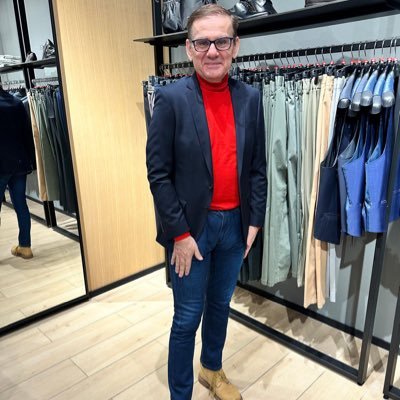 stasiak_'s profile picture. Chociaż widzę wiele śladów kopyt wchodzących, nie widzę żadnego wychodzącego. Łatwiej jest dostać się w sidła wroga niż z nich wyjść. Ezop. Lew, lis i bestie.