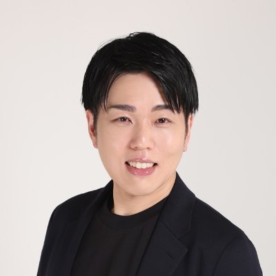 株式会社Be Clear代表。大阪難波オタロードで「カードショップGOTCHA!」を運営しています。専門卒→IT企業7年→監査法人1年→eBay事業2年→トレカ実店舗運営。商品力だけでなく人間力との両立を大切にし、透明性と誠実な対応で、トレカ業界全体の社会的地位向上を目指しています。