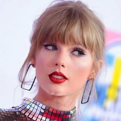 Lover of women in thigh high boots, DM ME
Love Taylor Swift and Georgia May Foote