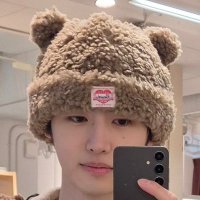 리🌸 (@celysiaxu) 's Twitter Profile