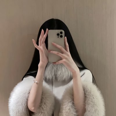 \綺麗は努力で作れる💞/SNS総フォロワー35万人超✨月間4000万人が見る美容の攻略垢🤍🫧 【美容で後悔しない】 を目指す人の為のお役立ちアカウントᝰ✍︎『中身はただの美容重課金女です』