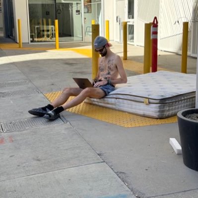 BossDSzn's profile picture. God lover🙇🏽🙏🏽| Drummer🥁| Pianist 🎹Music enthusiast🫶| Arsenal fan❤️| Tech Alchemist 💻⌨️🎮| FX/crypto Trader📊| Lover of boho earthy aesthetics🍂✨🤎