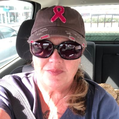 izziwith6's profile picture. 