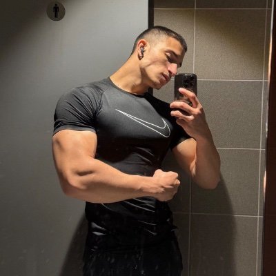 iTsMissFlores2U's profile picture.