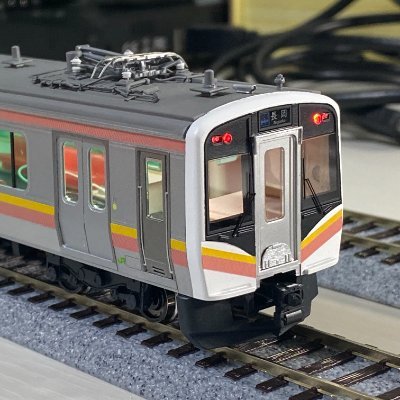 鉄道の旅と模型(HOゲージ)の趣味アカウントです。
流電が大好きになりました。
年に一度、鉄道の旅に出かけます。
引越しを機に、HOゲージを再開しました。
工作ができないので、普段の日は購入した模型を眺めたり、
机の上で走らせたりしています。
レンタルレイアウトにお邪魔して、車輛達を
思い切り走らせるのが夢です。
