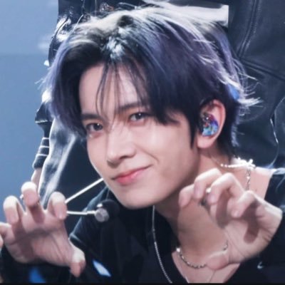 ╰┈➤ 𝘤𝘰𝘭𝘭𝘦𝘤𝘵𝘪𝘯𝘨 𝘮𝘦𝘮𝘰𝘳𝘪𝘦𝘴 𝘵𝘩𝘳𝘰𝘶𝘨𝘩 𝑯𝒆𝒆𝒔𝒆𝒖𝒏𝒈 𝘯 𝑵𝒊-𝒌𝒊 𝘱𝘰𝘤𝘢'𝘴 ‧₊˚ ☁️⋅♡𓂃 ࣪ ִֶָ☾. #희승 #니키 #ENHYPEN