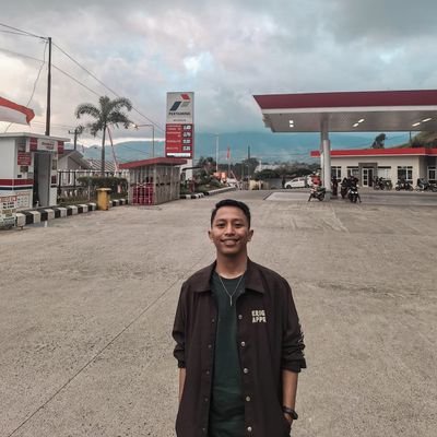 kadang penulis | kadang aktivis | punya usaha sampingan