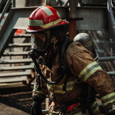Firefighter/EMT. Weather tweeter. Giants, Yankees, Knicks.