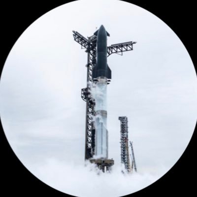 oficialmusk324's profile picture. 