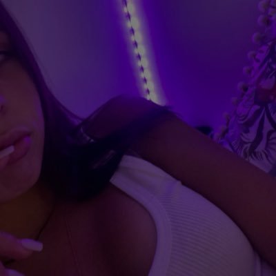 come and spoil me 😉
dm me if you want to purchase
ill be your good little slut 😘