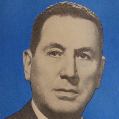 El que no lucha contra el enemigo o es un traidor o es el enemigo. Luche y vuelve,