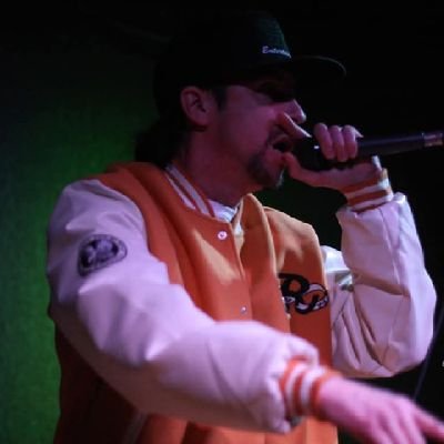 Canadian born rapper/producer from Alberta.
Rooftops EP is OUT NOW on ALL MUSIC PLATFORMS!