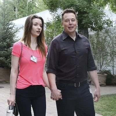 mother and wife🥰working with Elon musk as personal assistant @spacex @Tesla