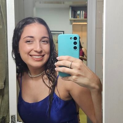 robertaarj's profile picture. 024 🔄 011                                                                             tricolor, feminista, defensora do SUS e das vacinas