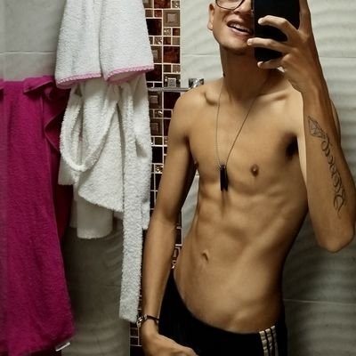 el_stiv0928's profile picture. Bogotá colombia 👀.

19 años 
hetero

subí cosas aquí cuando estoy caliente jaja.