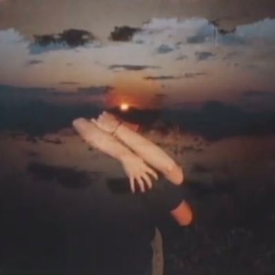 meowfuk0utdaway's profile picture. lowkey chill and surprisingly down to earth