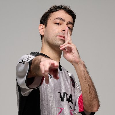 Head Coach @Gentlemates
LFL EMEA LEC 🥈🥈🥈 #Worlds2023