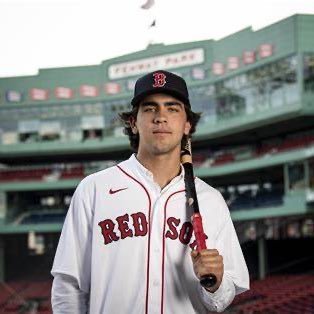 Red Sox, Patriots, Celtics, Bruins and America enthusiast. #DirtyWater #TRUSTGOD 🇺🇸