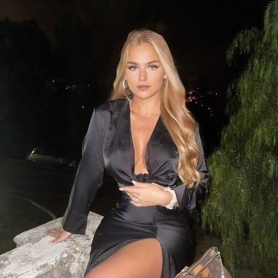 CristineCyber's profile picture. ola, sou uma modelo com grandes negocios e nova nesse rumo

  -  contato: cristinecyber@gmail.com
  -  influencer digital +18
  - 26y