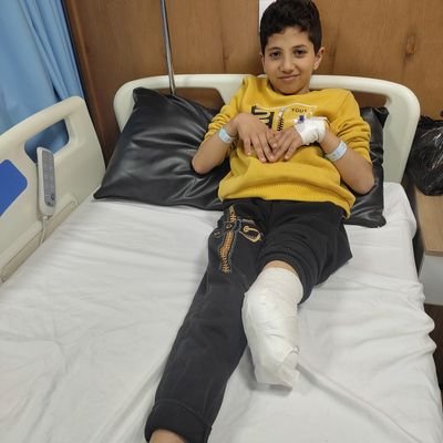 Karim,a10-year-old from Gaza
,I was injured during the war,resulting the amputation of my left leg😭you can help me by donating on the fundraising link in bio.
