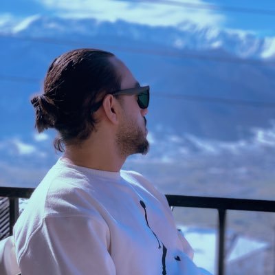 Un chico que ama las nubes☁🤍 https://t.co/GfM0HpggiG